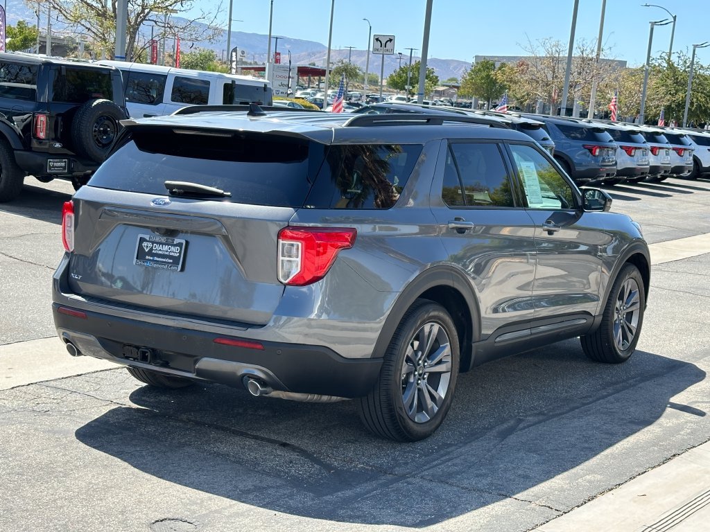 Used 2023 Ford Explorer XLT w/ Equipment Group 202A RWD image 7