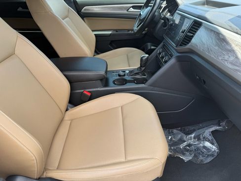 Used 2020 Volkswagen Atlas Cross Sport SE w/ Towing Package AWD/4WD image 28