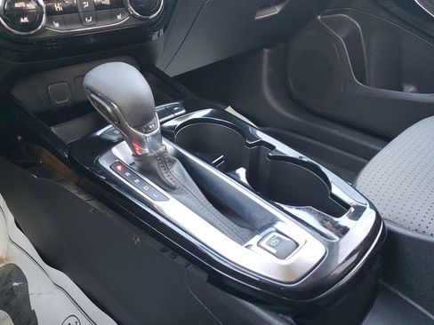 Certified 2024 Chevrolet Trax LT w/ Driver Confidence Package image 21