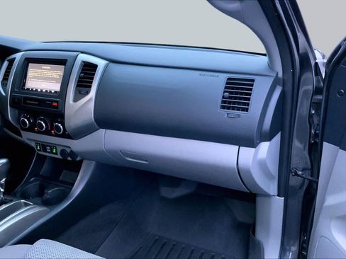 Used 2015 Toyota Tacoma PreRunner w/ TRD Sport Package RWD image 18