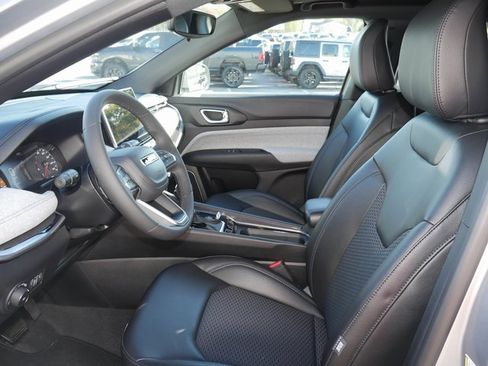 Used 2024 Jeep Compass Latitude w/ Sun and Sound Group image 2