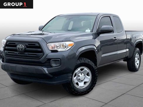 Used 2018 Toyota Tacoma SR image 1