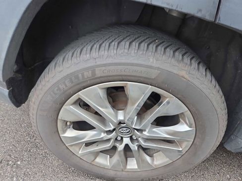 Used 2019 Toyota RAV4 XLE Premium w/ Advanced Technology Package image 4