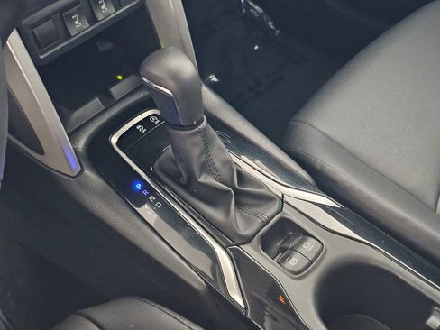 Used 2024 Toyota Corolla Cross XLE w/ Convenience Package image 31