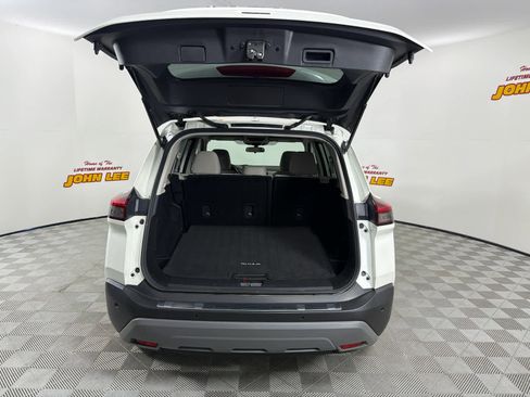 Used 2023 Nissan Rogue SV image 5