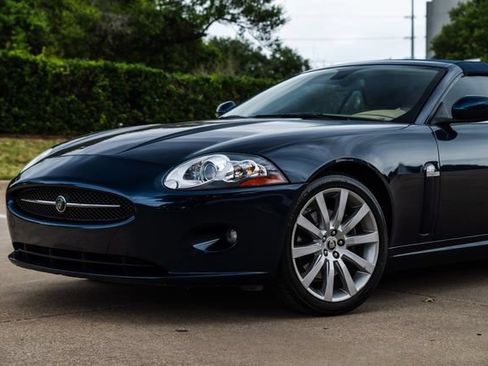 Used 2007 Jaguar XK Convertible RWD image 32