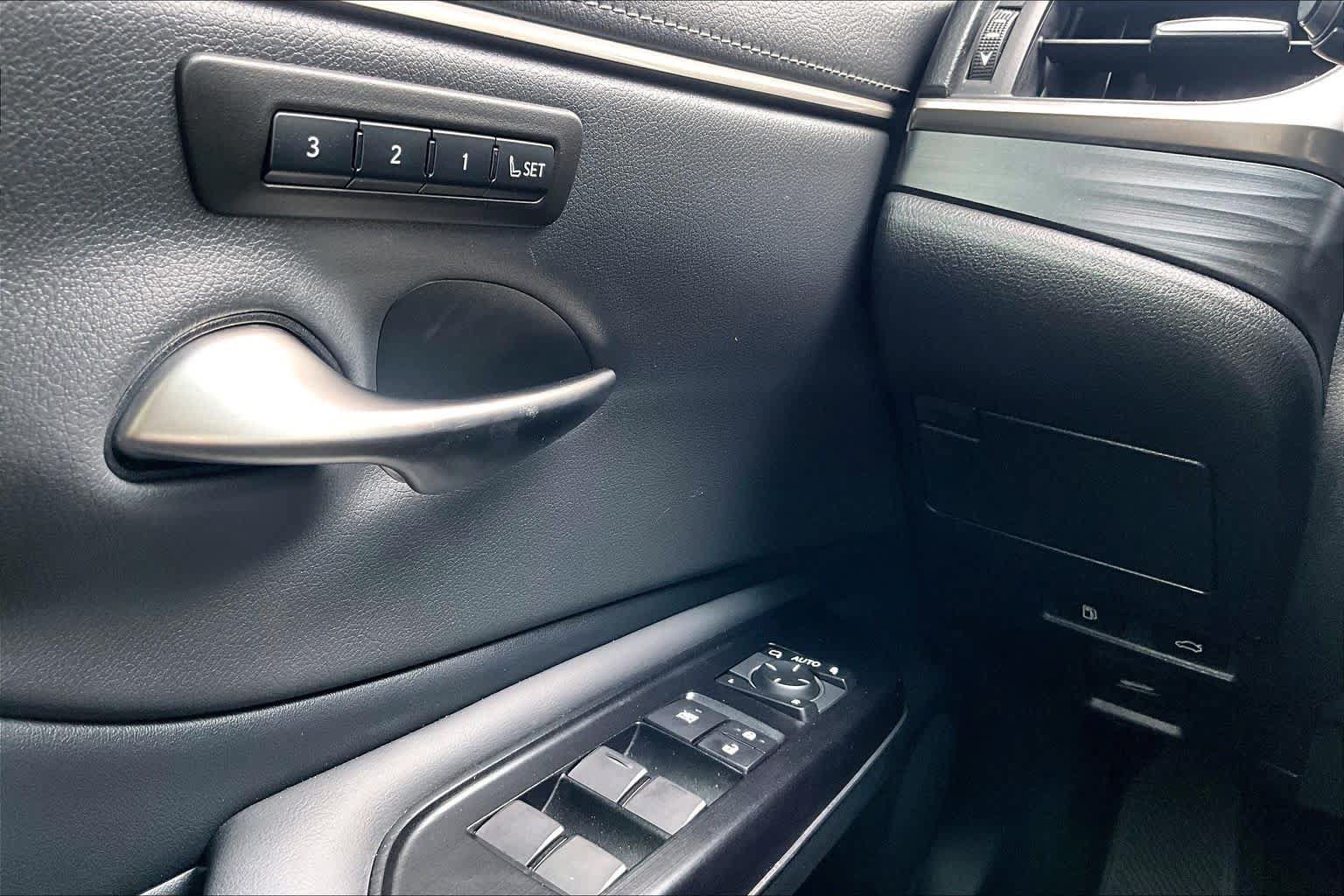 Used 2020 Lexus ES 350 w/ Premium Package FWD image 36