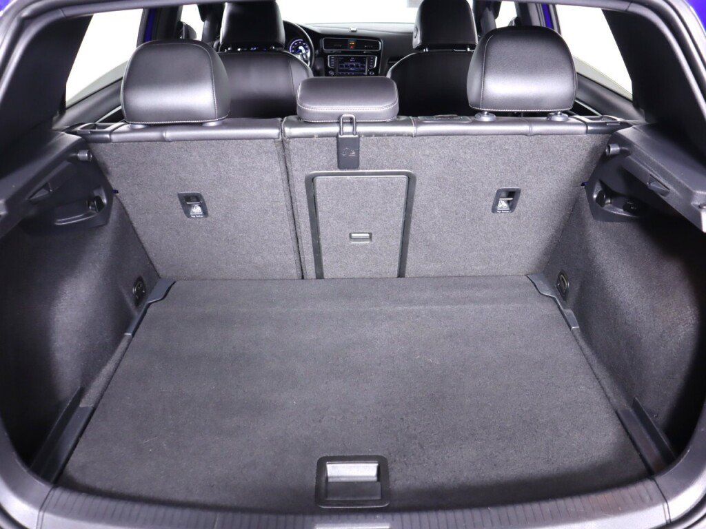 Used 2016 Volkswagen Golf 4-Door AWD/4WD image 38