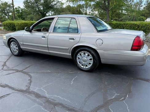 Used 2008 Mercury Grand Marquis GS RWD image 5