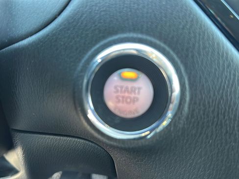 Used 2019 Nissan Pathfinder SV FWD image 21