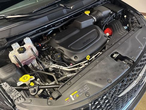 Used 2023 Chrysler Pacifica Touring-L FWD image 48