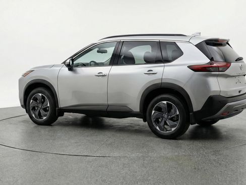 Used 2025 Nissan Rogue SV image 6