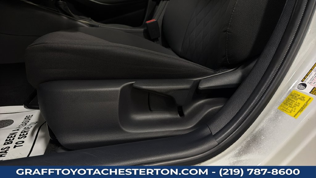 Used 2024 Toyota Corolla LE AWD/4WD image 15