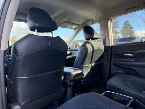 Used 2024 Toyota Grand Highlander Limited image 17