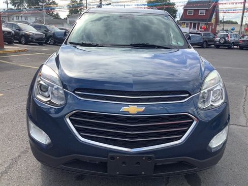 Used 2017 Chevrolet Equinox LT w/ Convenience Package AWD/4WD image 2