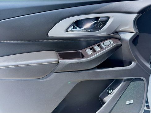 Used 2020 Chevrolet Traverse RS FWD image 14