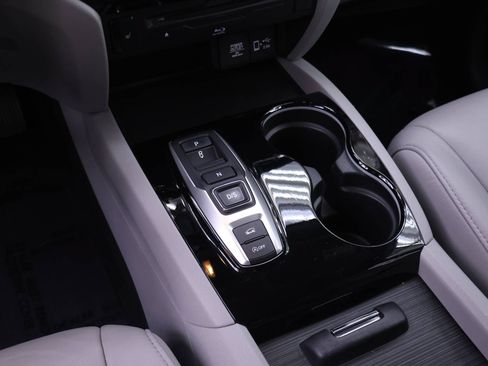 Used 2021 Honda Pilot Touring image 13