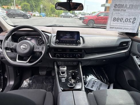 Used 2023 Nissan Rogue S AWD/4WD image 13