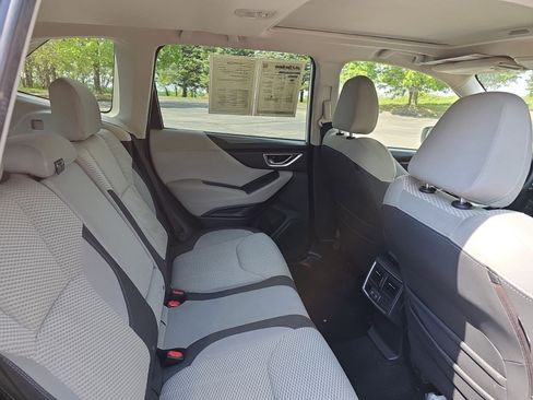 Used 2022 Subaru Forester Premium AWD/4WD image 15