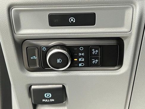 Used 2025 Ford F150 XLT AWD/4WD image 32