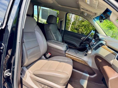 Used 2019 GMC Yukon XL Denali w/ Denali Ultimate Package AWD/4WD image 27