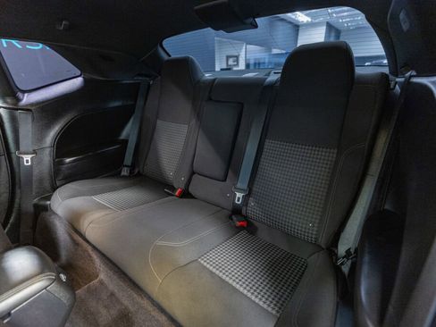 Used 2016 Dodge Challenger R/T image 15