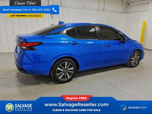 Used 2021 Nissan Versa SV image 4