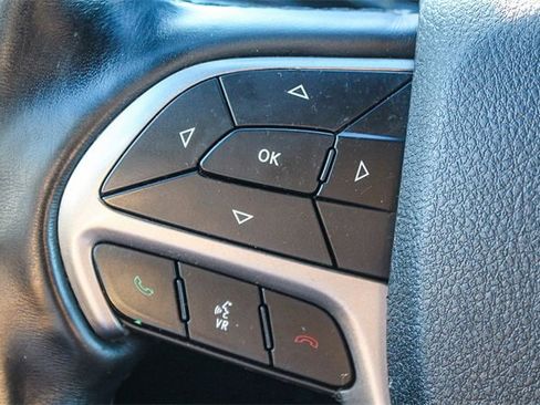 Used 2018 Jeep Grand Cherokee Altitude image 31