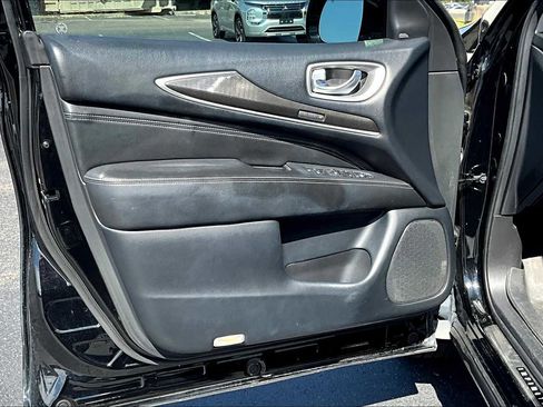 Used 2019 INFINITI QX60 Luxe w/ Essential Package image 21