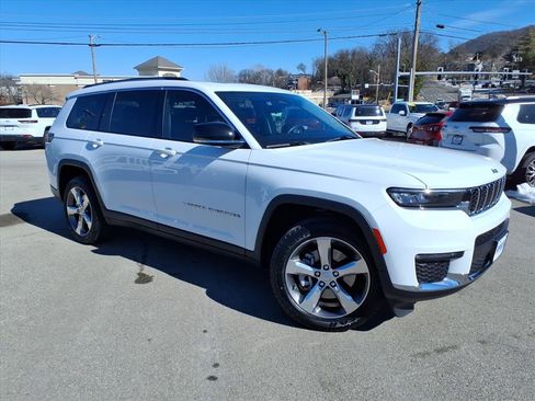 Used 2022 Jeep Grand Cherokee L Limited w/ Trailer Tow Group (B) image 2