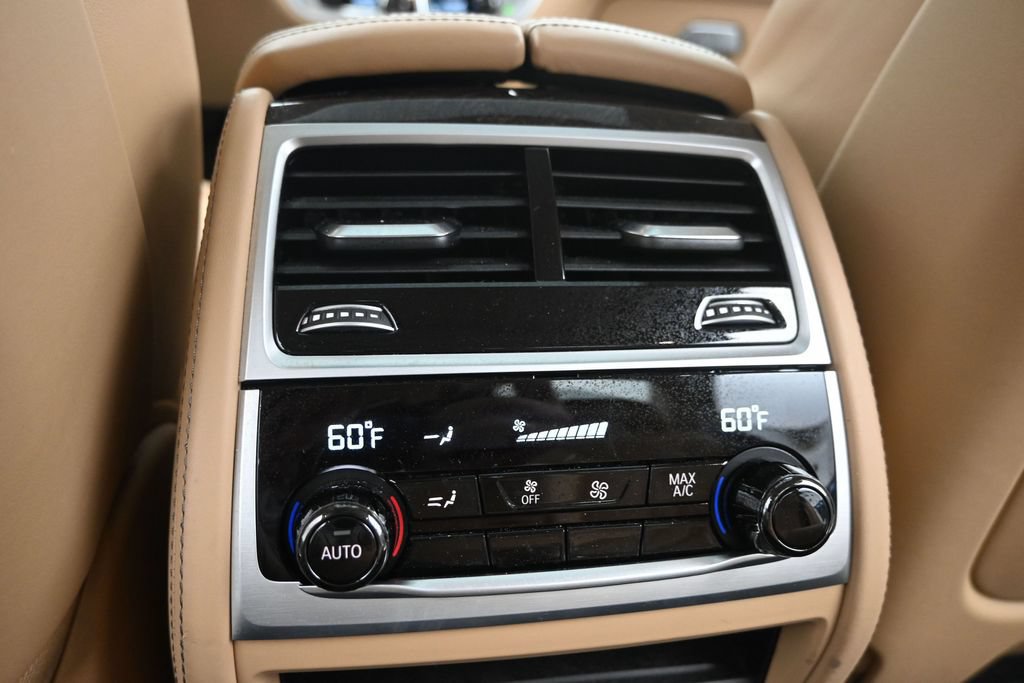 Used 2019 BMW 750i w/ Executive Package RWD image 32