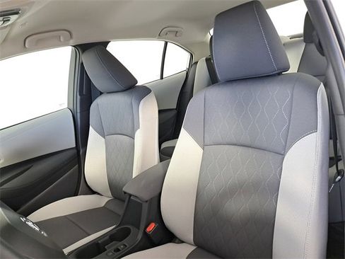 Used 2025 Toyota Corolla LE image 20