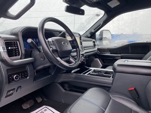 Used 2025 Ford F250 Platinum image 11