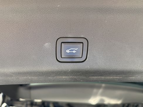 Certified 2024 Cadillac Escalade Premium Luxury w/ LPO, Floor Liner Package AWD/4WD image 34