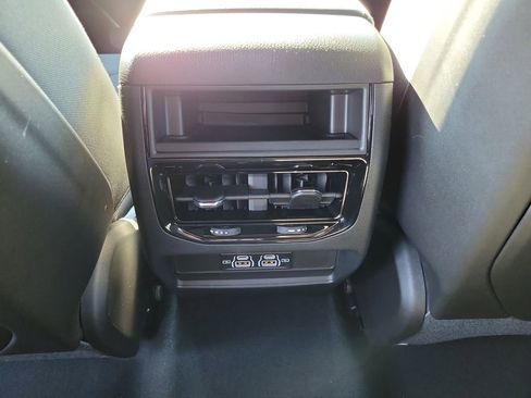 New 2025 Jeep Grand Cherokee Laredo X image 13