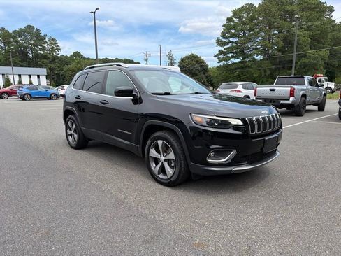 Used 2019 Jeep Cherokee Limited w/ Trailer Tow Group AWD/4WD image 4