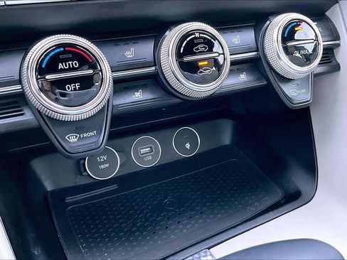 Used 2023 Genesis G70 2.0T w/ Sport Prestige Package image 35