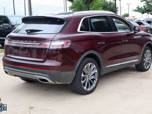 Used 2023 Lincoln Nautilus Reserve AWD/4WD image 3