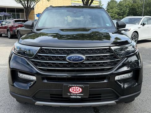 Certified 2022 Ford Explorer XLT w/ Equipment Group 202A image 3