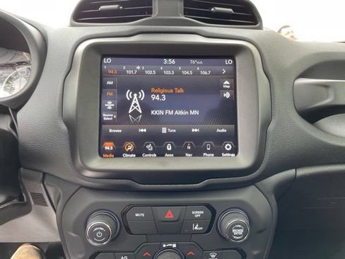 Used 2023 Jeep Renegade Altitude w/ Sun/Sound Group AWD/4WD image 16