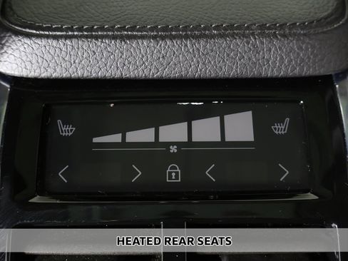 Used 2021 Volvo XC90 T6 Momentum w/ Climate Package image 9