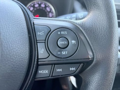 Used 2021 Toyota RAV4 LE FWD image 22