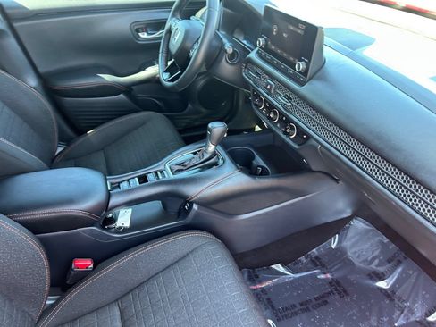 Used 2025 Honda HR-V Sport image 14