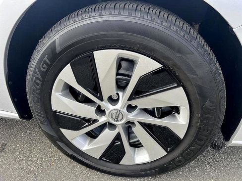 Certified 2025 Nissan Altima 2.5 S image 12