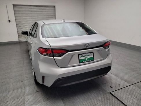 Used 2021 Toyota Corolla LE image 6