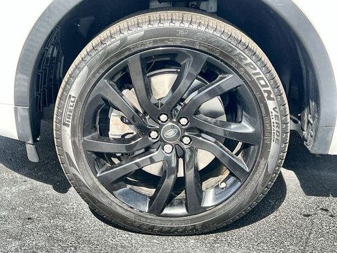 Used 2018 Land Rover Discovery Sport HSE Luxury image 10