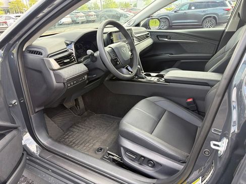Used 2026 Toyota Camry XLE w/ Premium Package AWD/4WD image 33