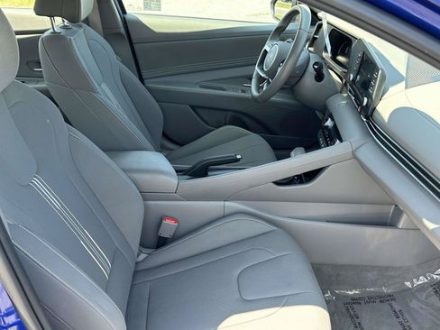Certified 2025 Hyundai Elantra Sport FWD image 9