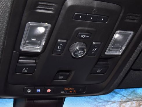 Used 2021 Chevrolet Tahoe Z71 w/ Z71 Signature Package image 33