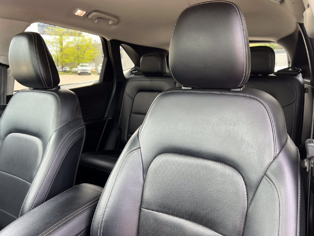 Used 2022 Ford Escape Titanium AWD/4WD image 13